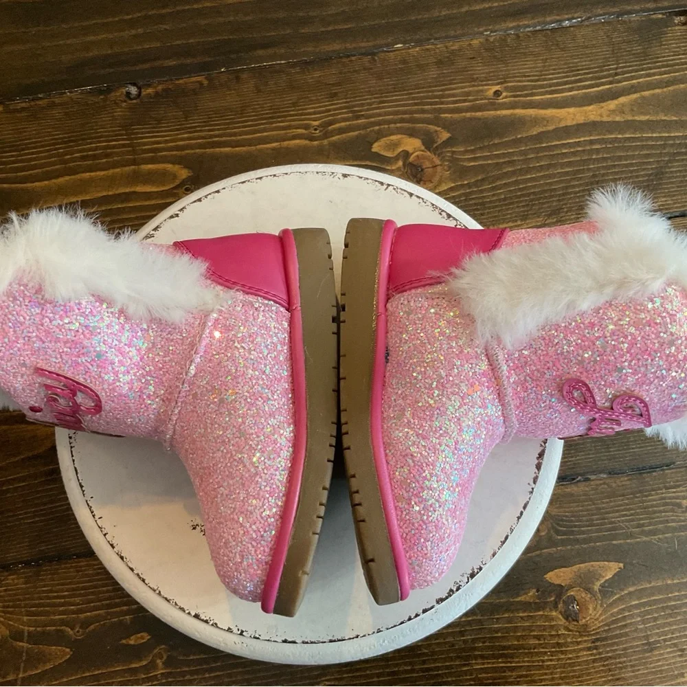 Juicy Couture NWOT Sparkling Pink Boots with White Fur - Picture 2 of 7